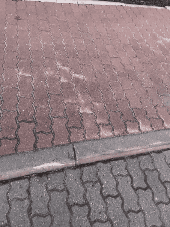Uszkodzenia kostki i krawężników 3